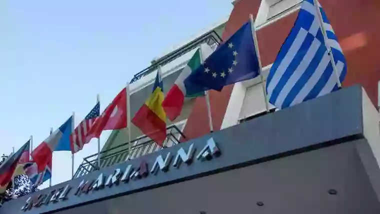 Otel-Bayragi4